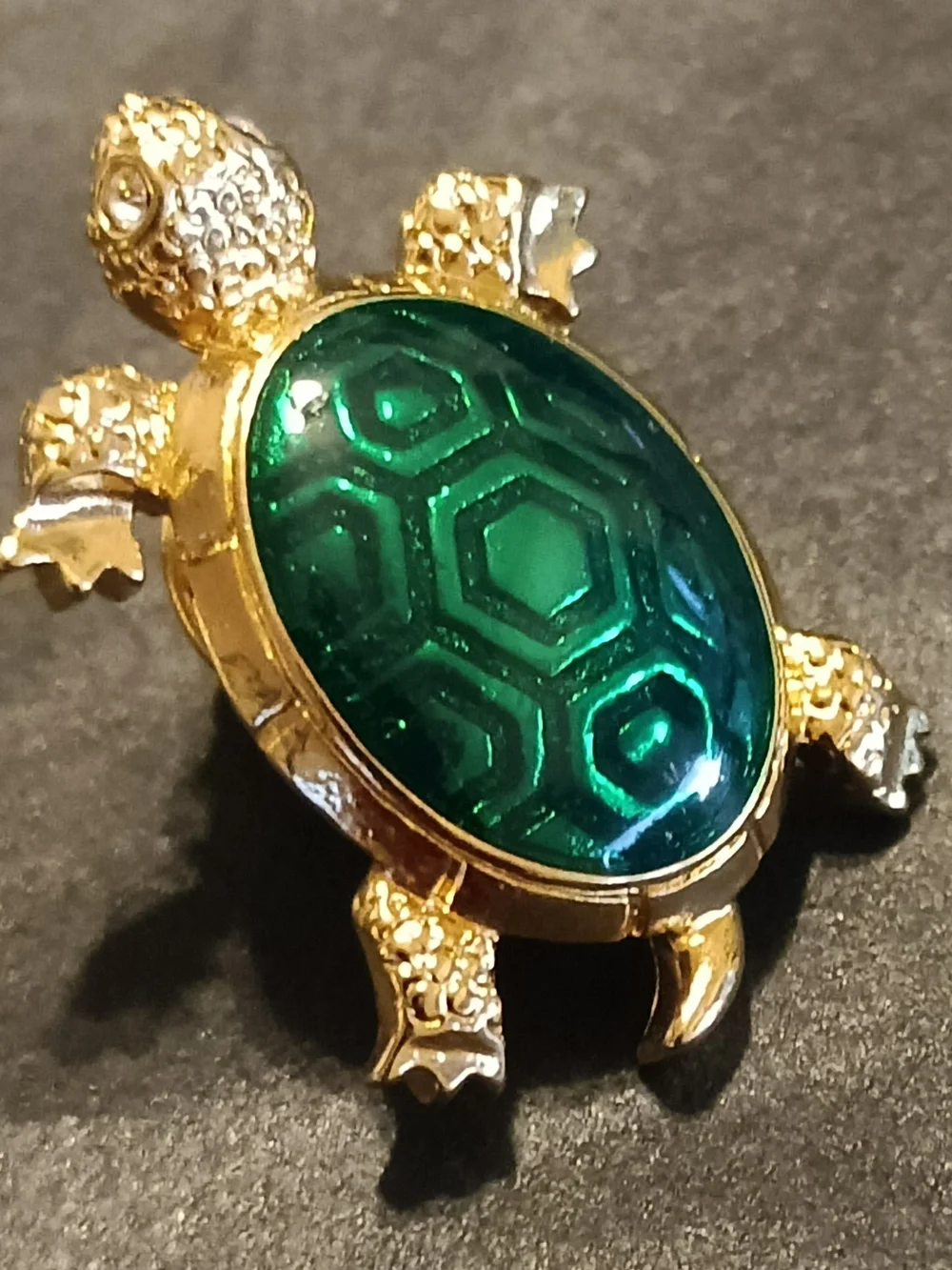 Avon Gold-Tone Turtle Brooch with Deep Green Enamel Shell